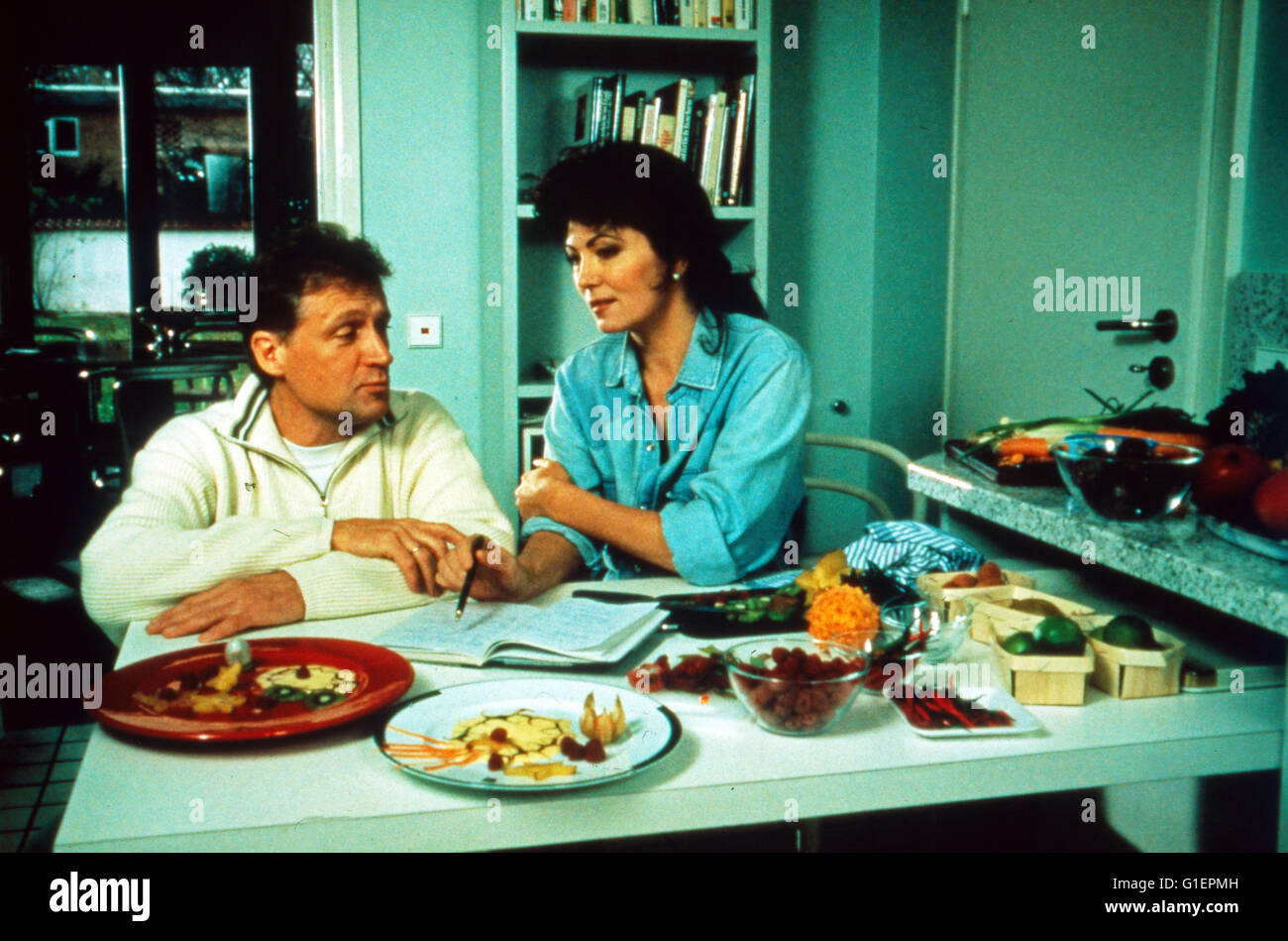 Ein Mann für meine Frau, Fernsehfilm, Deutschland 1993, Regie: Hartmut Griesmayr, Darsteller: Iris Berben, Robert Atzorn Stock Photo