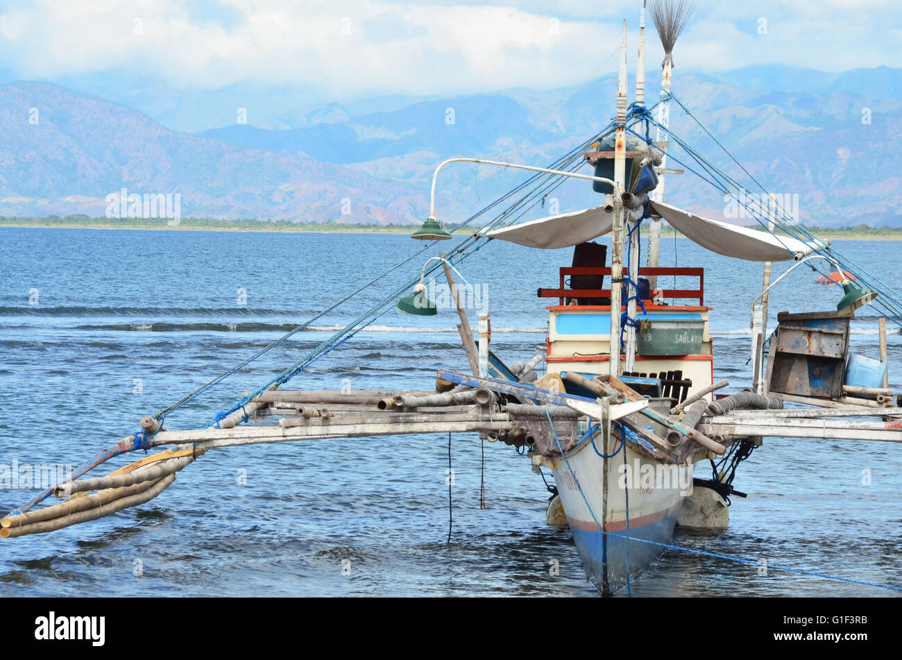 Traditional philippines boat hi-res stock photography and images - Alamy