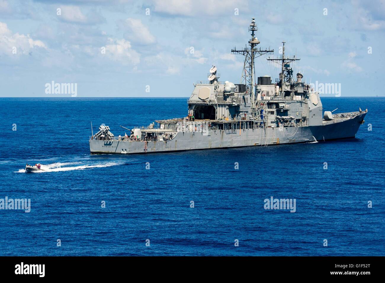 The U.S. Navy Ticonderoga class guidedmissile cruiser USS Mobile Bay