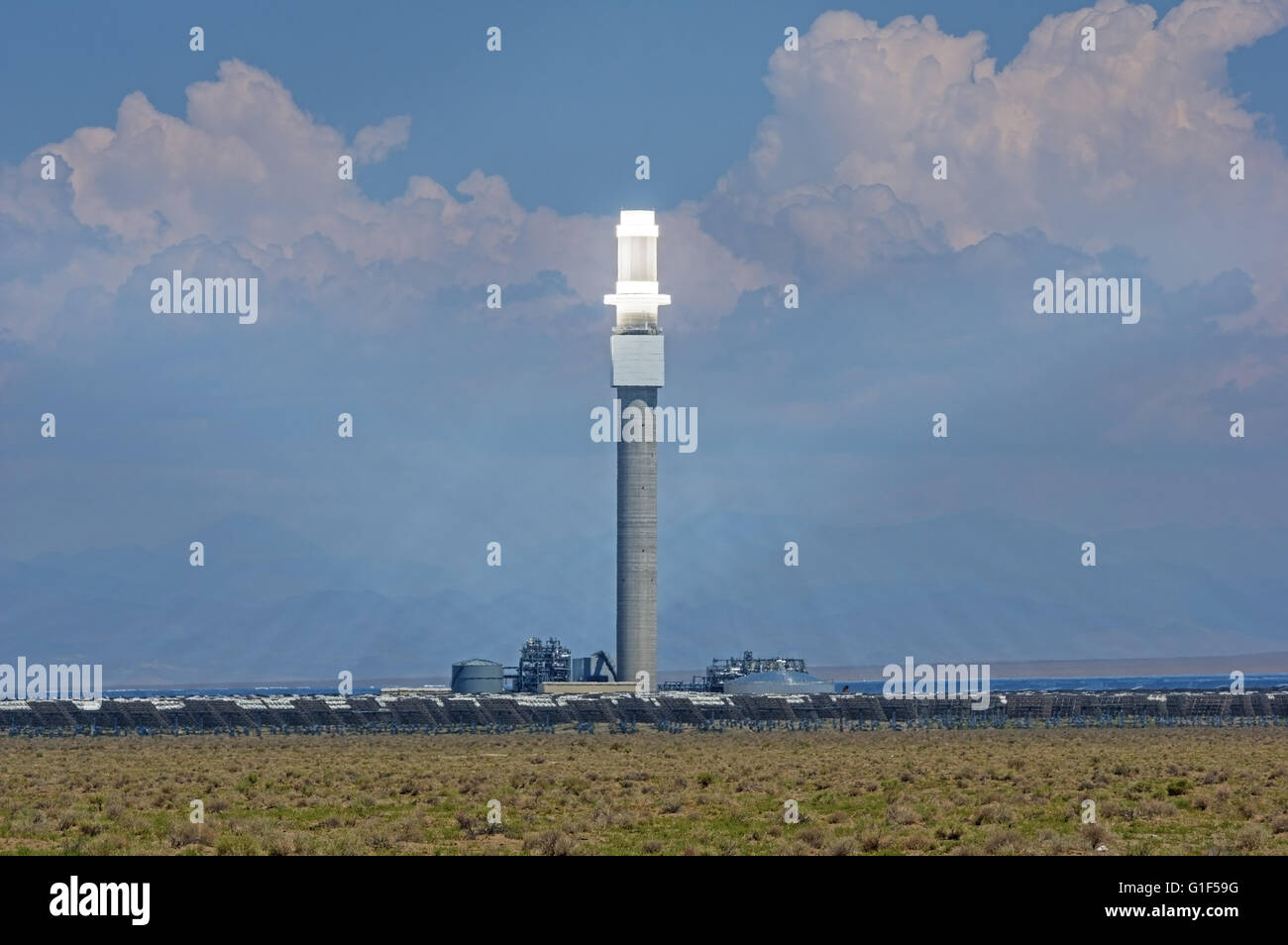 the Crescent Dunes concentrated solar power plant with
