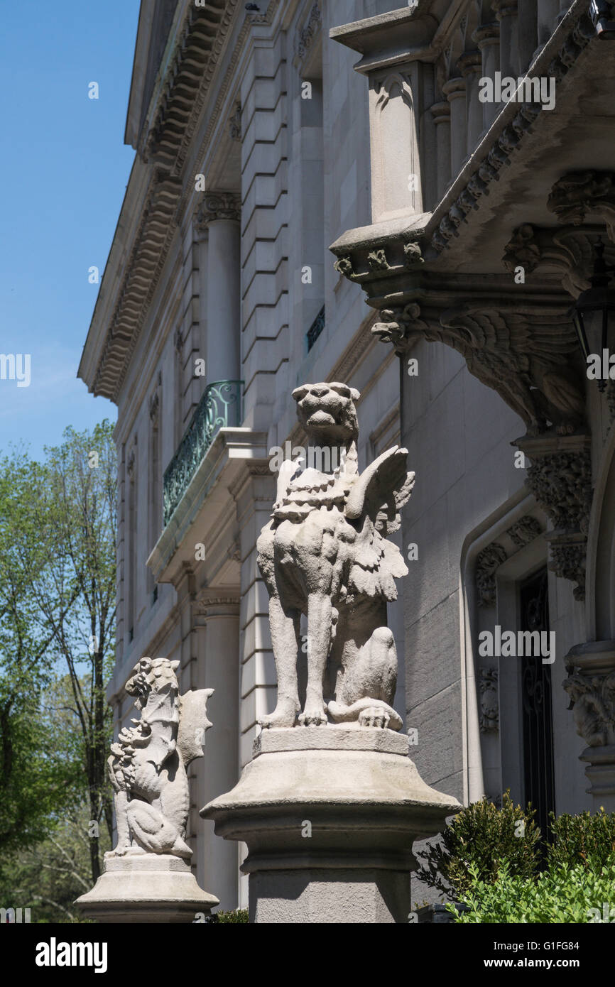 Stone Carving, Winged Griffin,  3 East 78th Street, Upper East Side Stock Photo