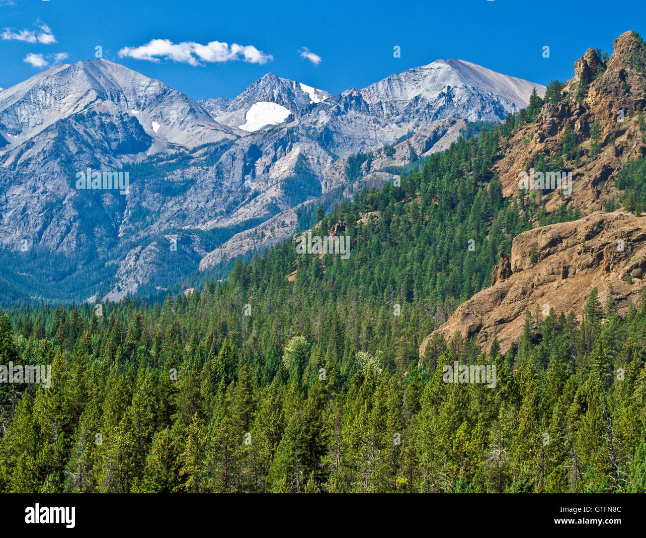 mountain peaks in the absaroka range above upper sunlight creek basin