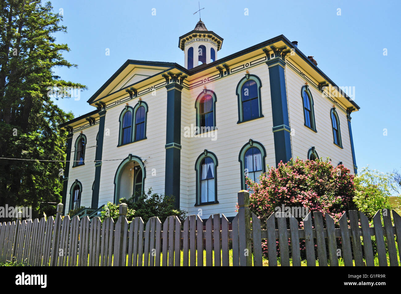 California,Usa: view of the Potter schoolhouse in Bodega Bay, the actual schoolhouse which appears in Alfred Hitchcock film The Birds Stock Photo