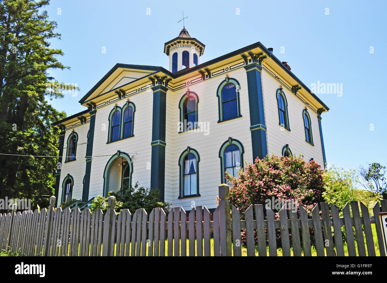 California,Usa: view of the Potter schoolhouse in Bodega Bay, the actual schoolhouse which appears in Alfred Hitchcock film The Birds Stock Photo