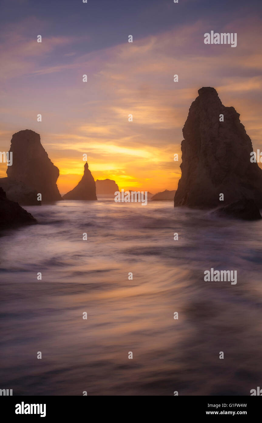 Sea stacks at sunset, Bandon Beach, southern Oregon coast Stock Photo ...