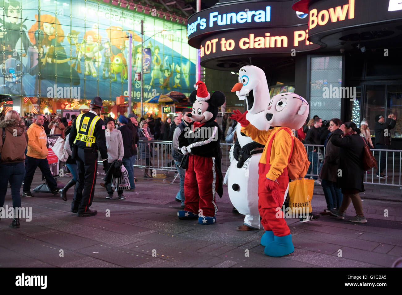 Mascots in Time Square, NewYork Stock Photo Alamy