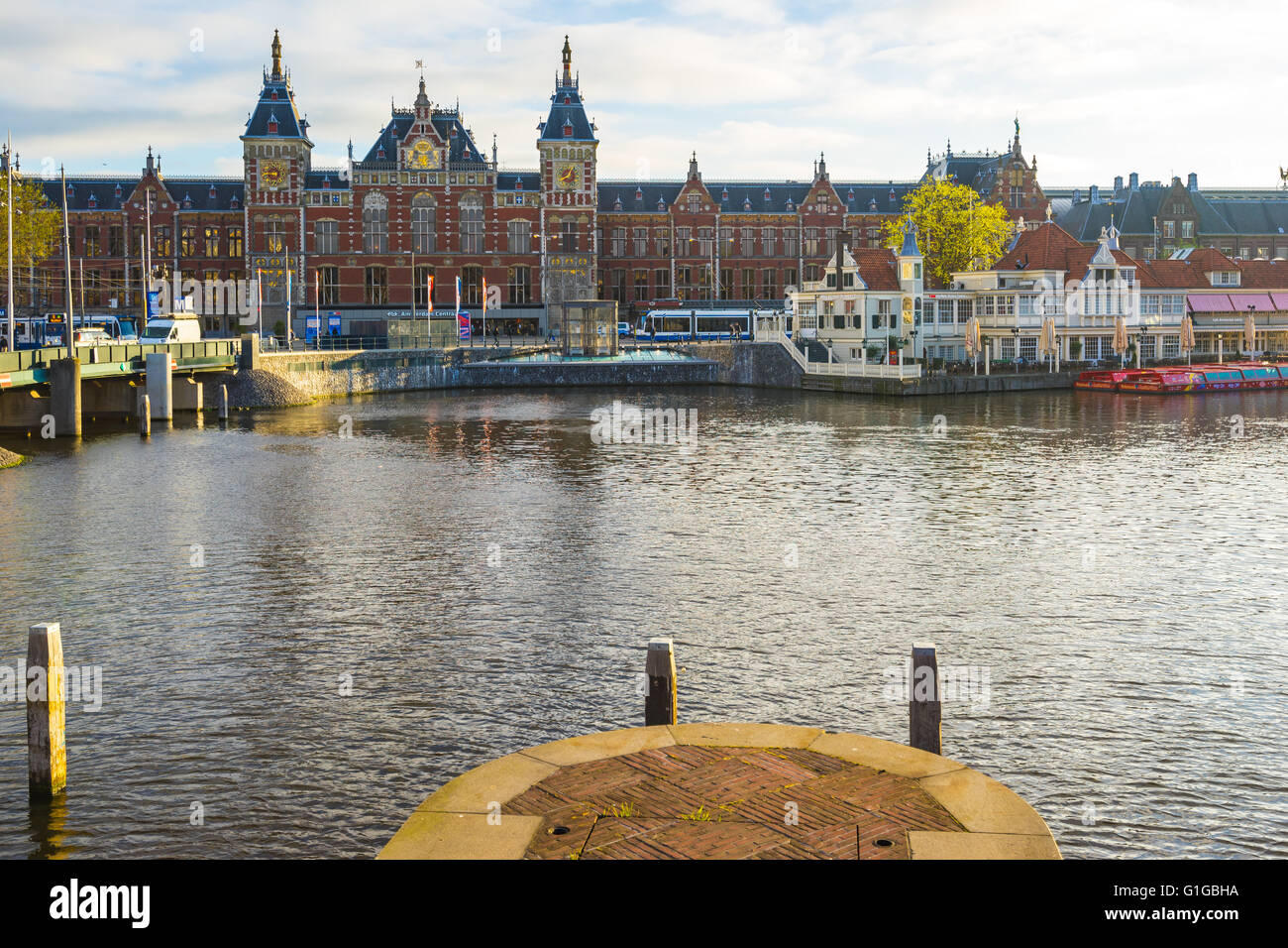 Amsterdam central station hi-res stock photography and images - Alamy