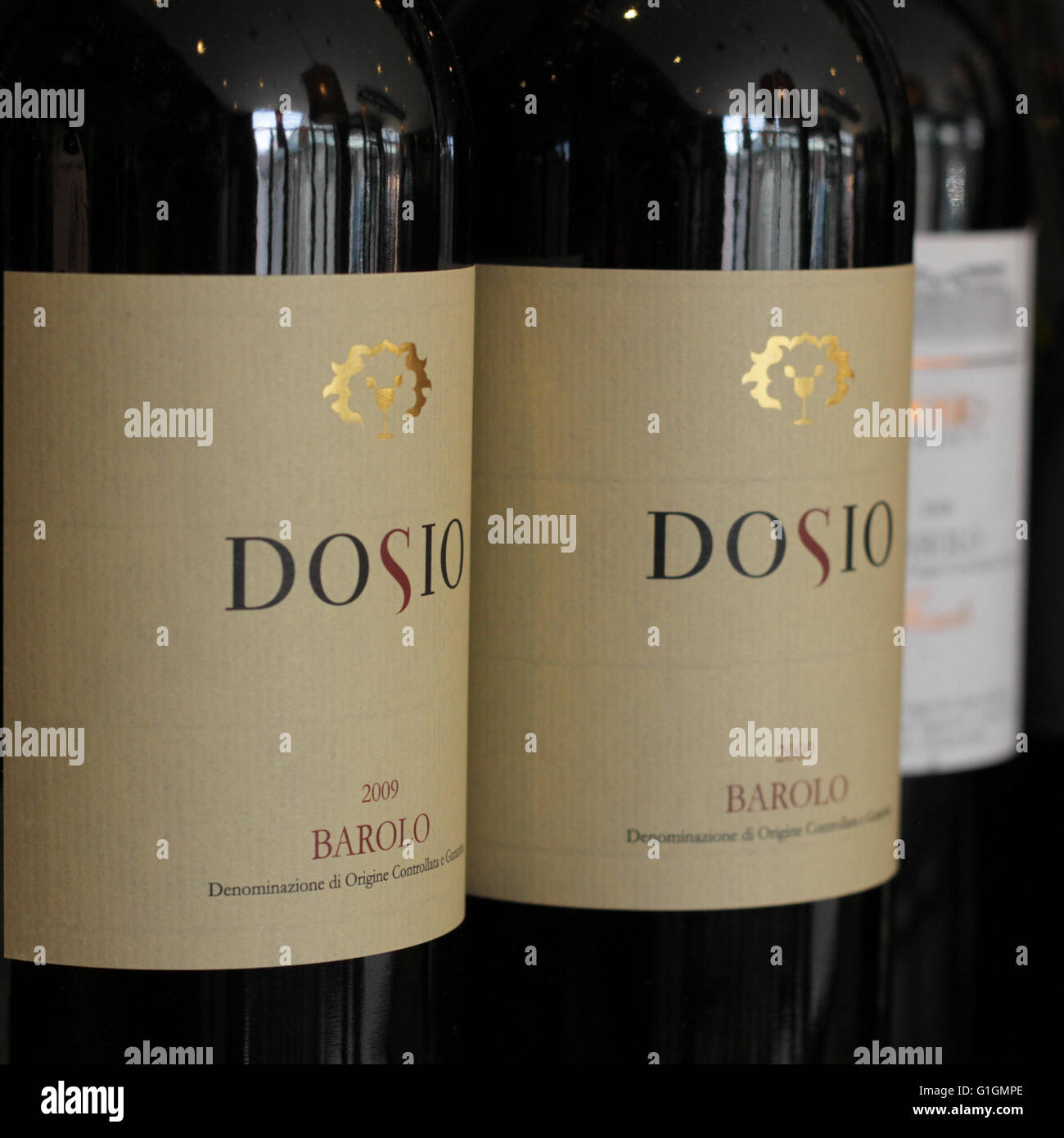Wine bottle labels hi-res stock photography and images - Alamy