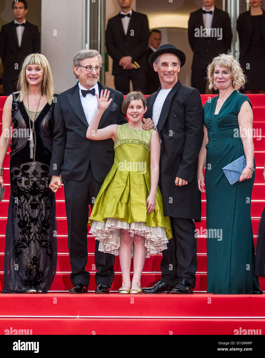 STEVEN SPIELBERG, KATE CAPSHAW, RUBY BARNHILL, MARK RYLANCE  ACTORS AND DIRECTOR  THE BFG. PREMIERE 69TH CANNES FILM FESTIVAL  CANNES, , FRANCE  15 May 2016  DIW89325 Stock Photo