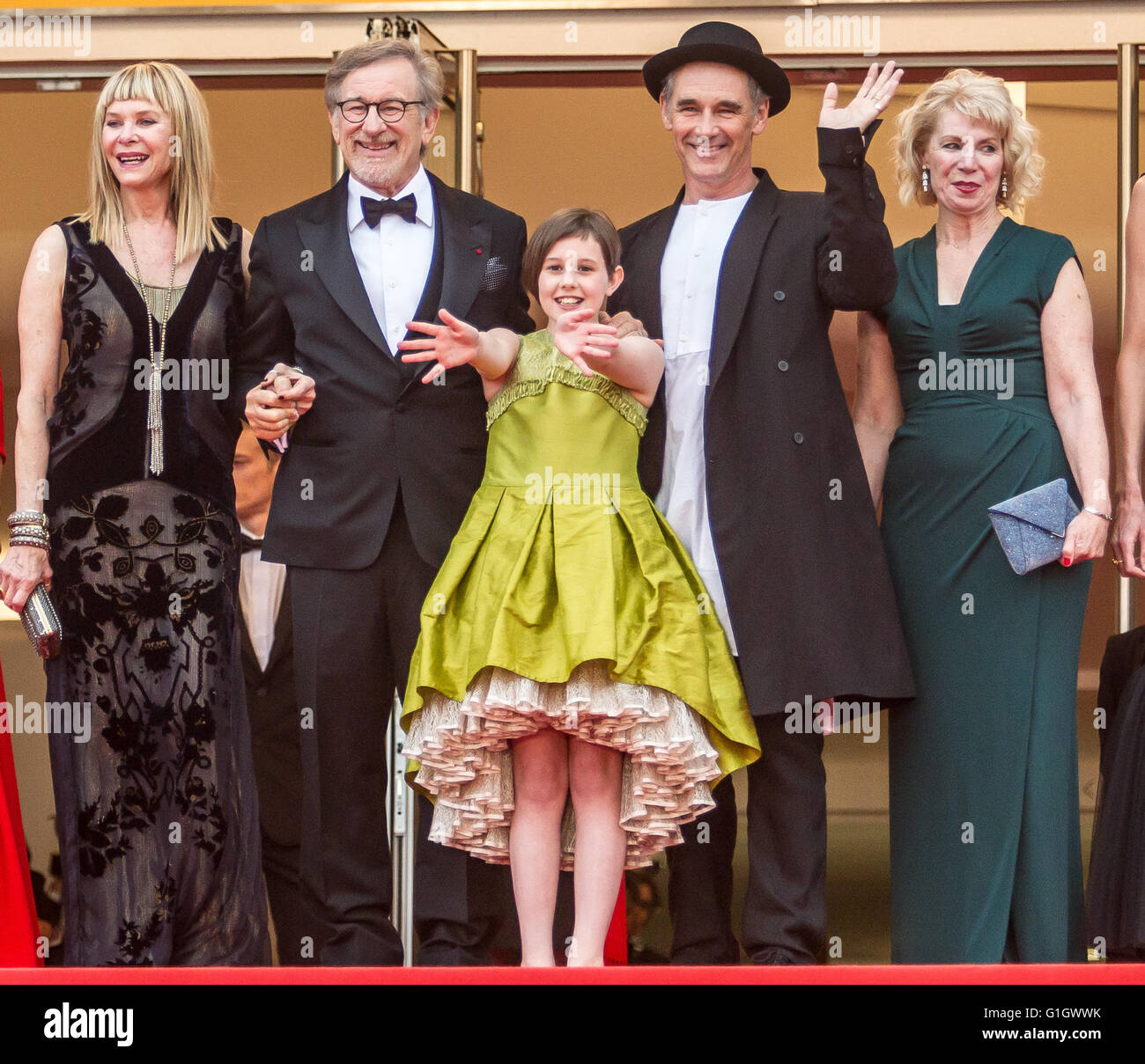 STEVEN SPIELBERG, KATE CAPSHAW, RUBY BARNHILL, MARK RYLANCE  ACTORS AND DIRECTOR  THE BFG. PREMIERE 69TH CANNES FILM FESTIVAL  CANNES, , FRANCE  15 May 2016  DIW89327 Stock Photo