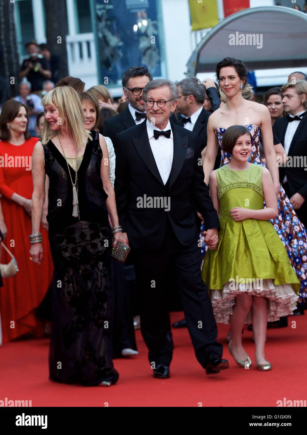 (160515) -- CANNES, May 15, 2016 (Xinhua) -- Director Steven Spielberg (front C) and his wife Kate Capshaw (front L) and cast member Ruby Barnhill (front R) pose on the red carpet as they arrive for the screening of the film 'The BFG' at the 69th Cannes Film Festival in Cannes, France, May 14, 2016.(Xinhua/Jin Yu) Stock Photo