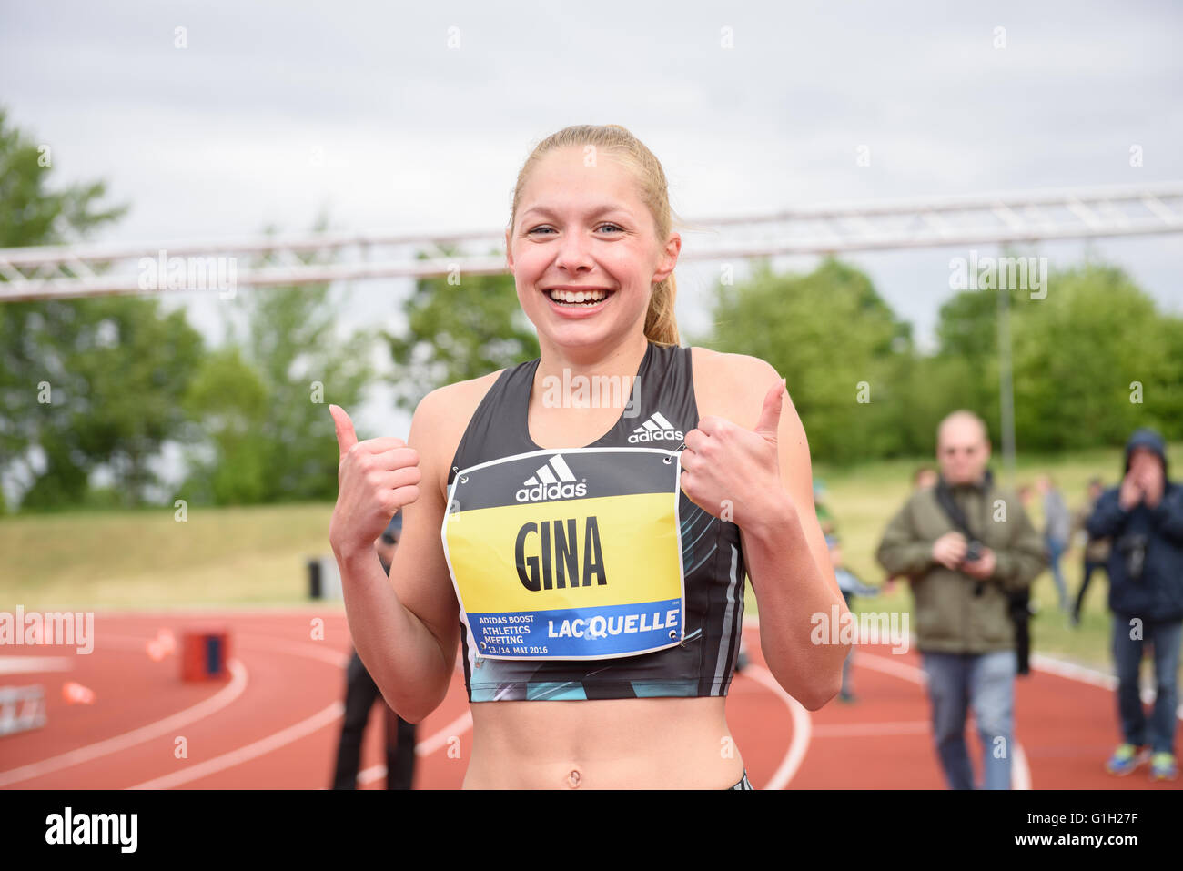 100 metre race hi-res stock photography and images - Alamy