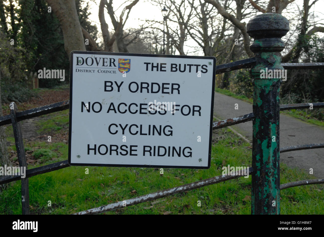 Dover Council in Sandwich, Kent,UK showing no access sign for cycling or horse riding Stock Photo