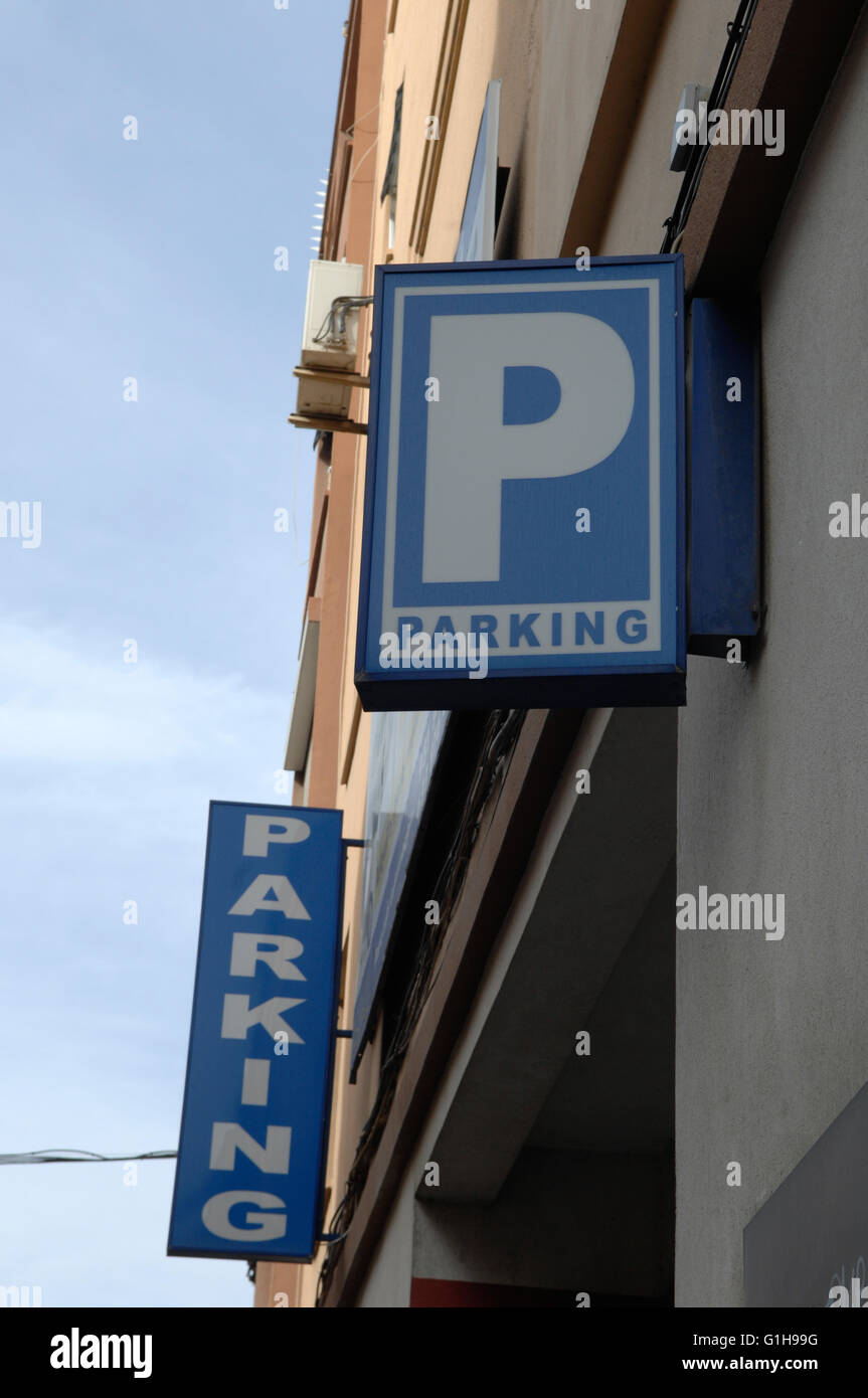 Car parking and sign spain hires stock photography and images Alamy