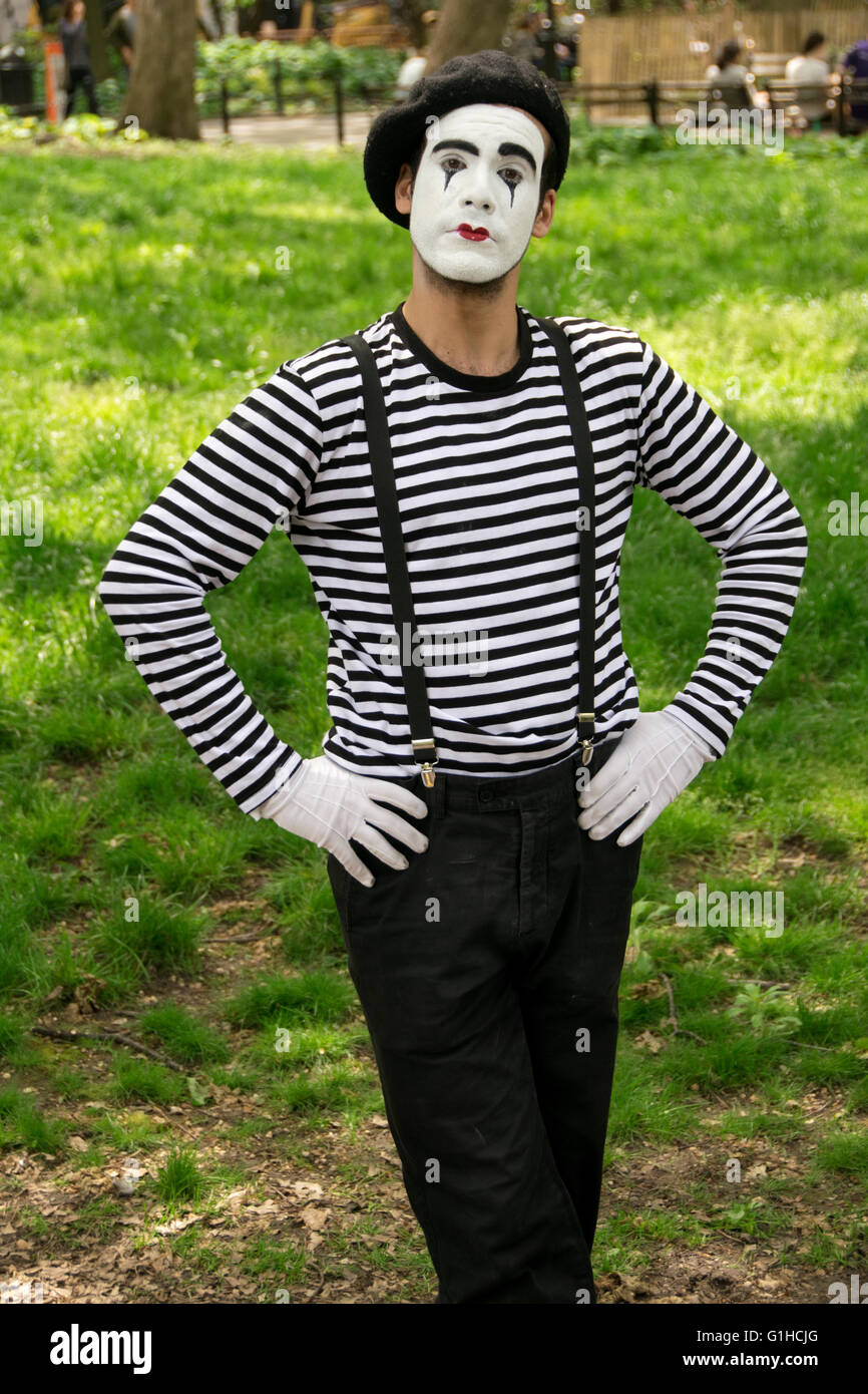 Portrait of a mime in a traditional mime's outfit poses for a portrait in  Washingtonm Square Park in New York City Stock Photo - Alamy