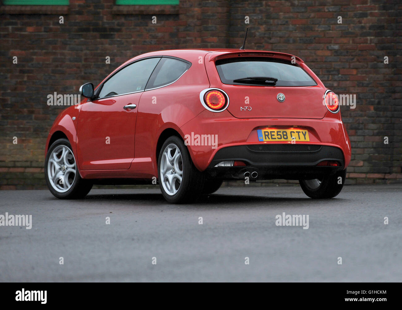 2009 Alfa Romeo MiTo Mini Test Road Test – Review – Car and  Driver