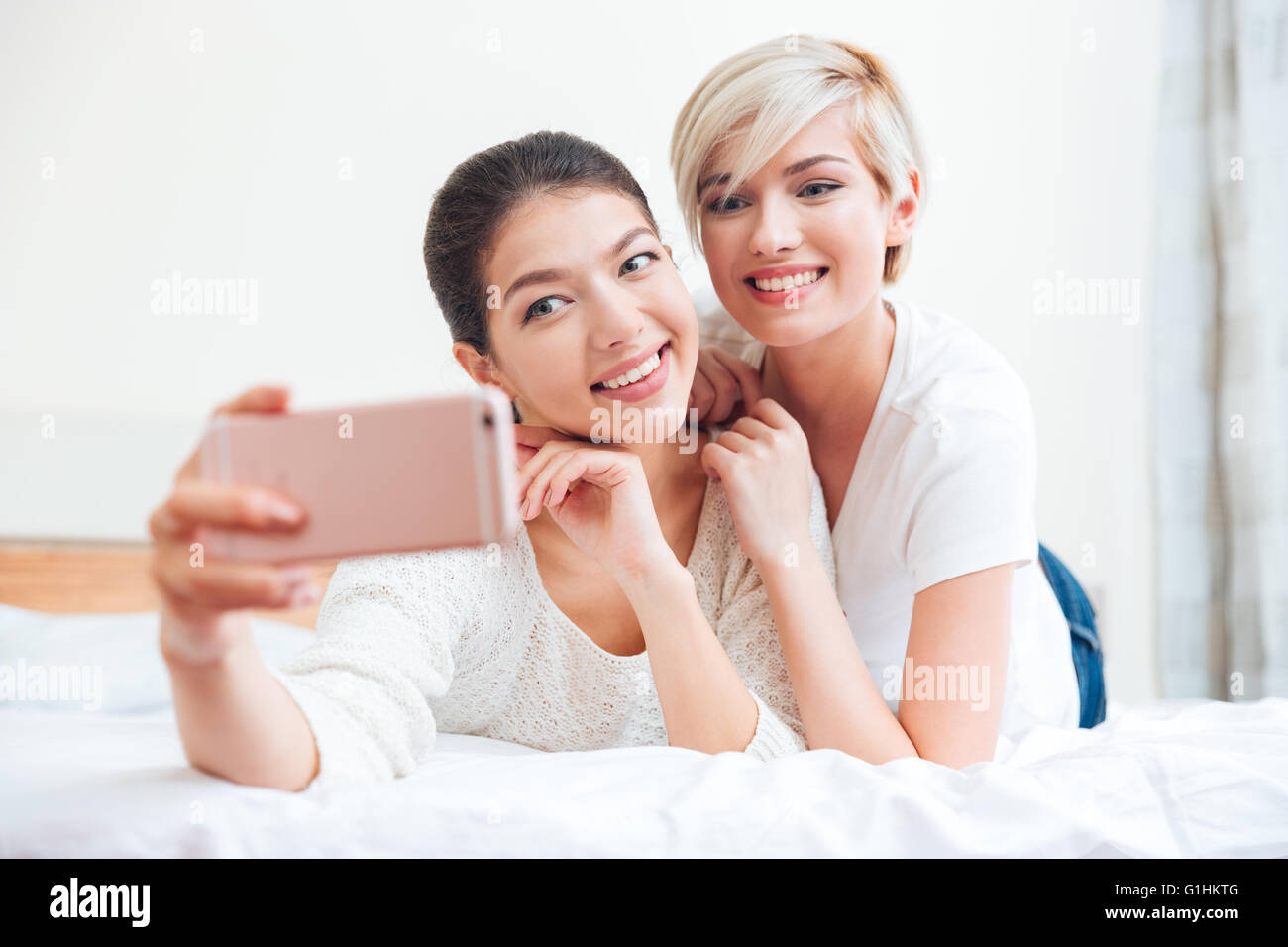 Teen girl selfie bedroom hires stock photography and images Alamy