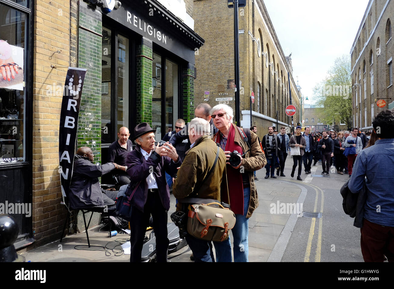Group people standing at bar hi-res stock photography and images - Alamy