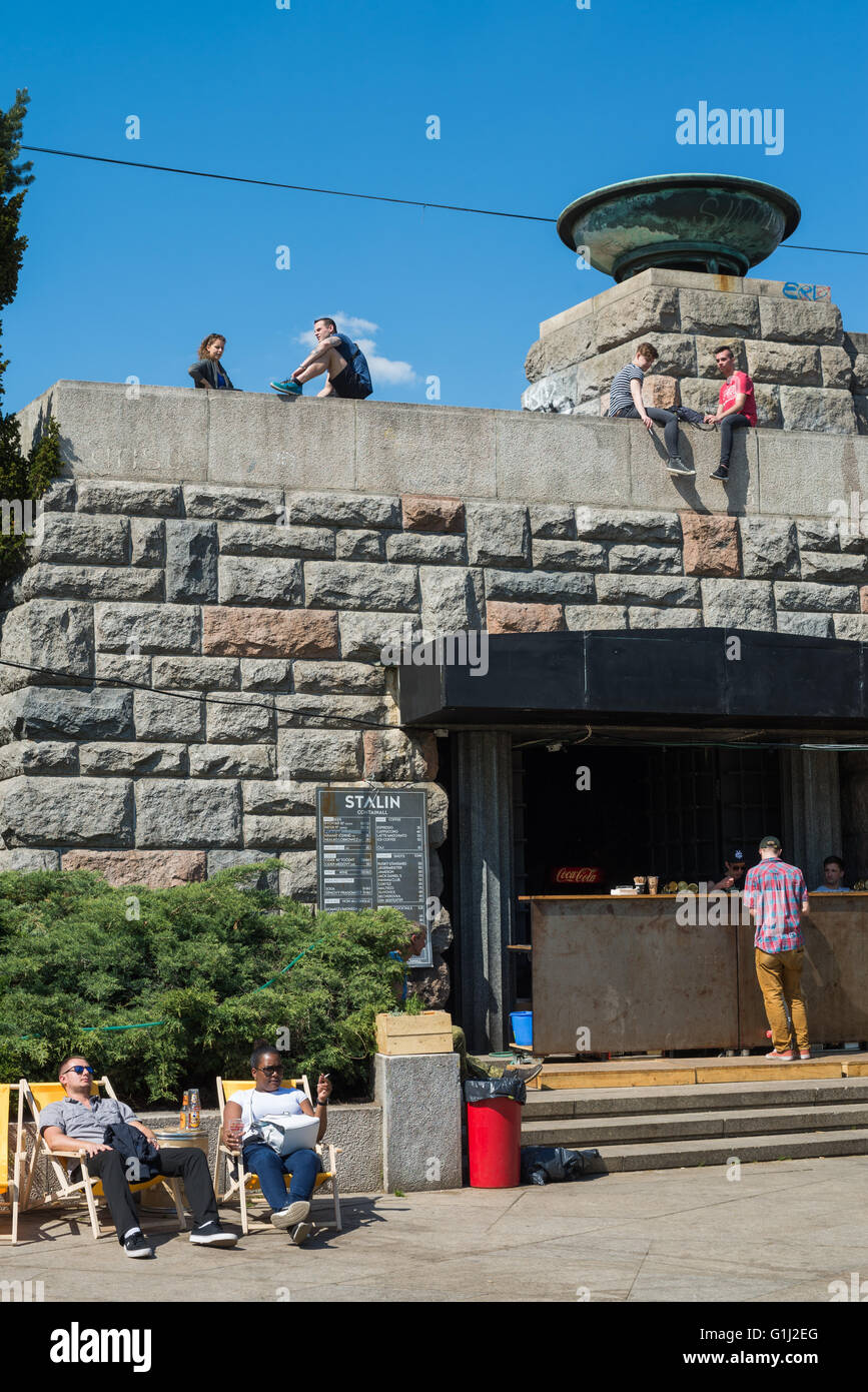 Metronome sculpture prague hires stock photography and images Alamy