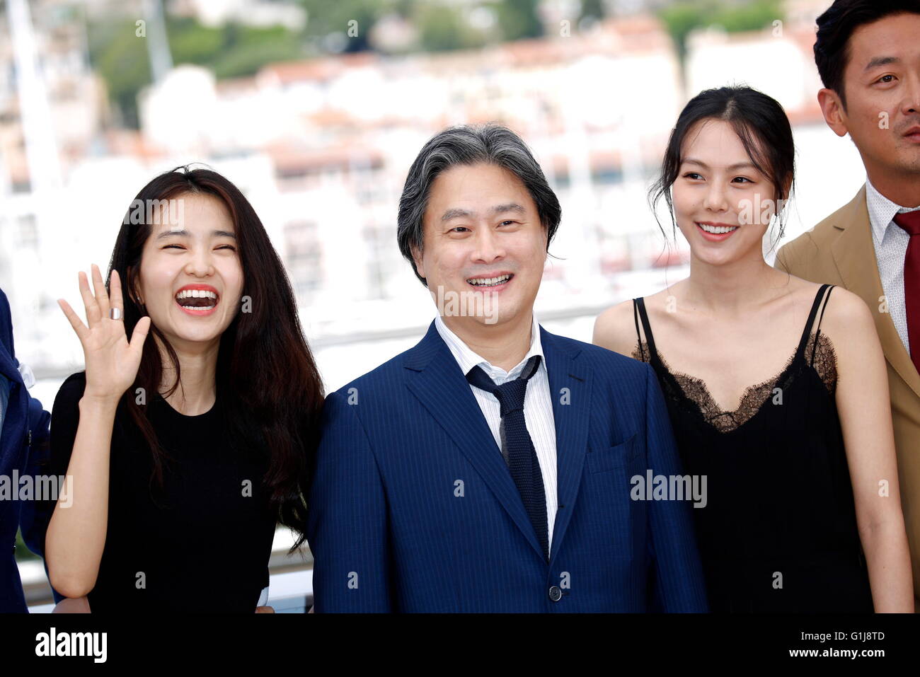 Actress Kim Tae-Ri, director Park Chan-Wook, actress Kim Min-Hee and actor Ha Jung-Woo attend the photocall of 'The Handmaiden (Mademoiselle)' during the 69th Annual Cannes Film Festival at Palais des Festivals in Cannes, France, on 14 May 2016. Photo: Hubert Boesl Stock Photo