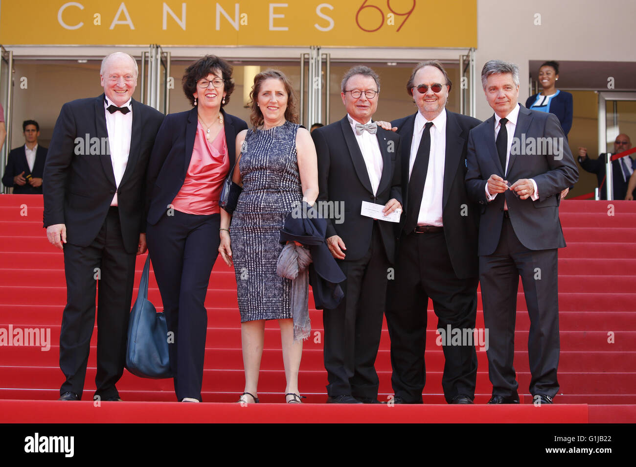 Peter Dinges, Maria Köpf, Petra Müller, Klaus Schaefer, Christoph Ott and Alexander Thies attending the 'Toni Erdmann' premiere during the 69th Cannes Film Festival at the Palais des Festivals in Cannes on May 14, 2016 | usage worldwide Stock Photo