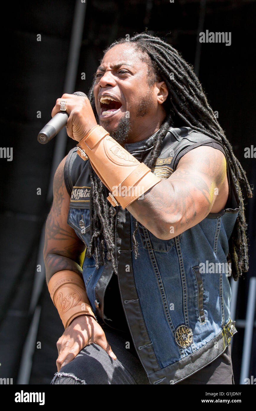 Somerset, Wisconsin, USA. 15th May, 2016. Singer LAJON WITHERSPOON of