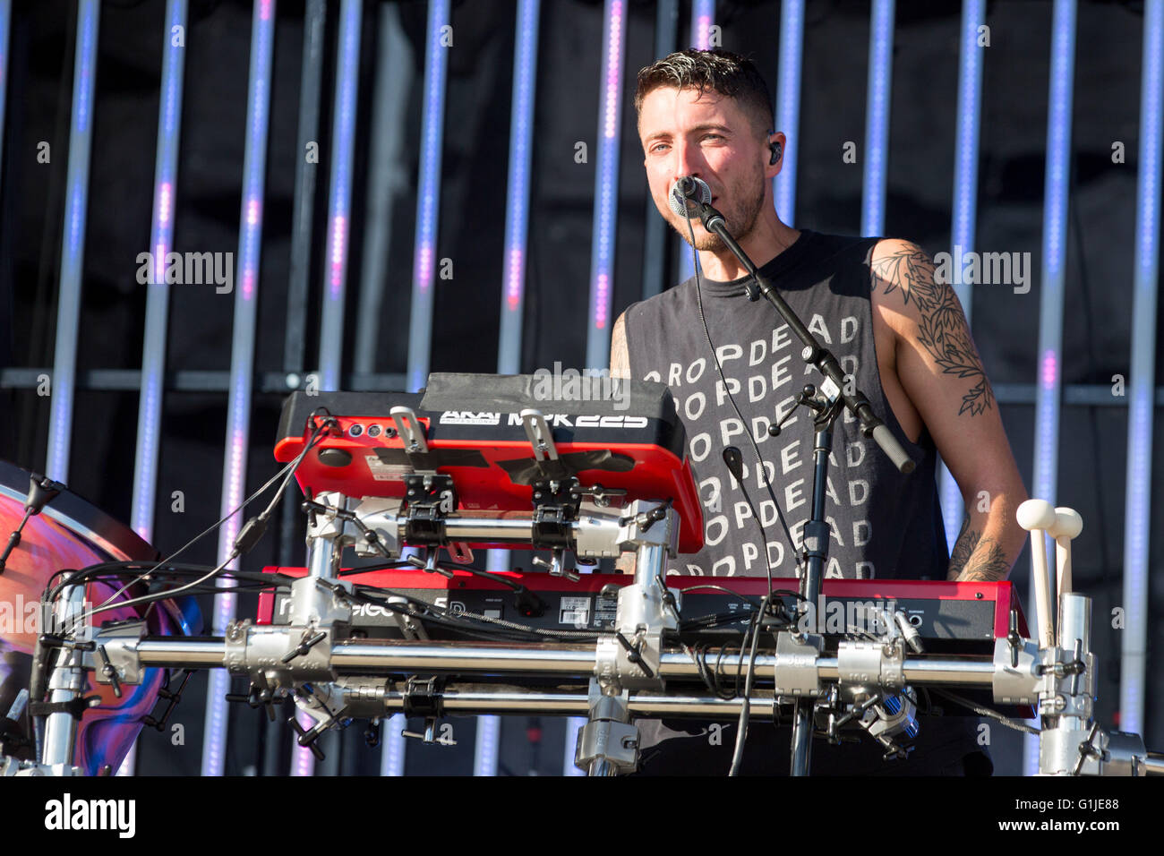 Somerset, Wisconsin, USA. 15th May, 2016. Singer OLIVER SYKES of Bring Me  the Horizon performs live at Somerset Amphitheater during the Northern  Invasion Music Festival in Somerset, Wisconsin © Daniel DeSlover/ZUMA  Wire/Alamy