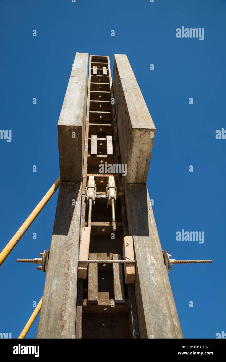 Concrete shuttering hi-res stock photography and images - Alamy