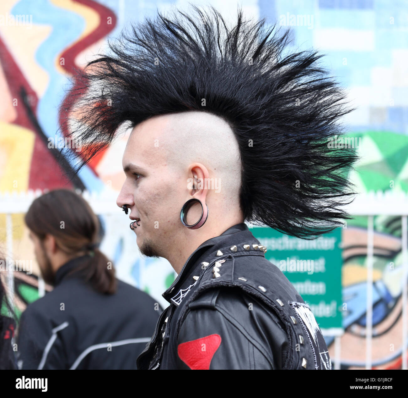 Spiky hair hi-res stock photography and images - Alamy