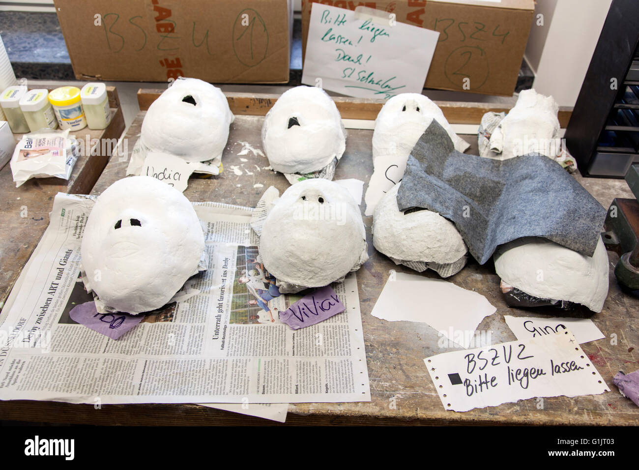 Gypsum cast hires stock photography and images Alamy