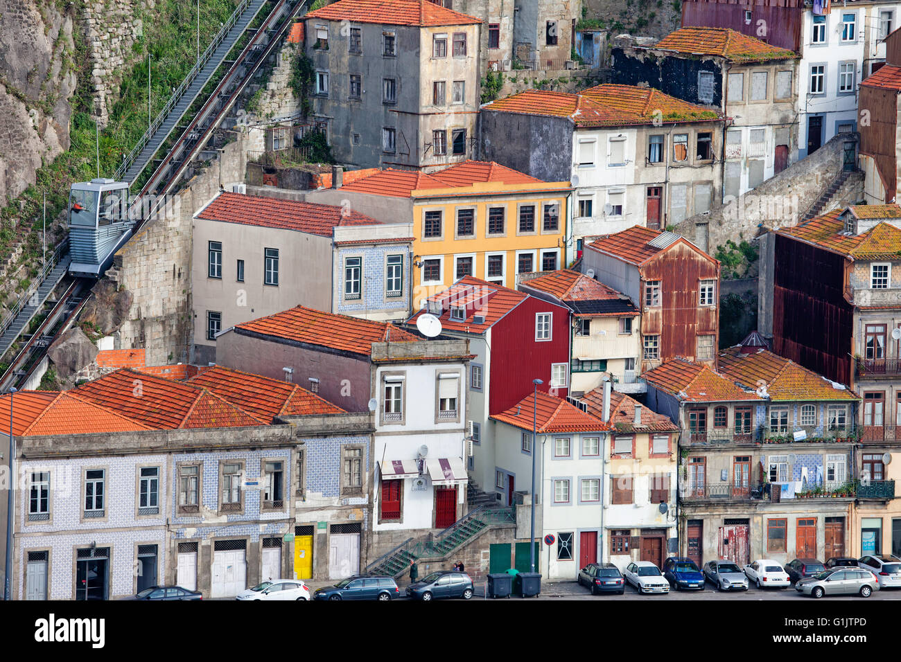 Portugal, city of Porto (Oporto), traditional houses, Funicular dos ...