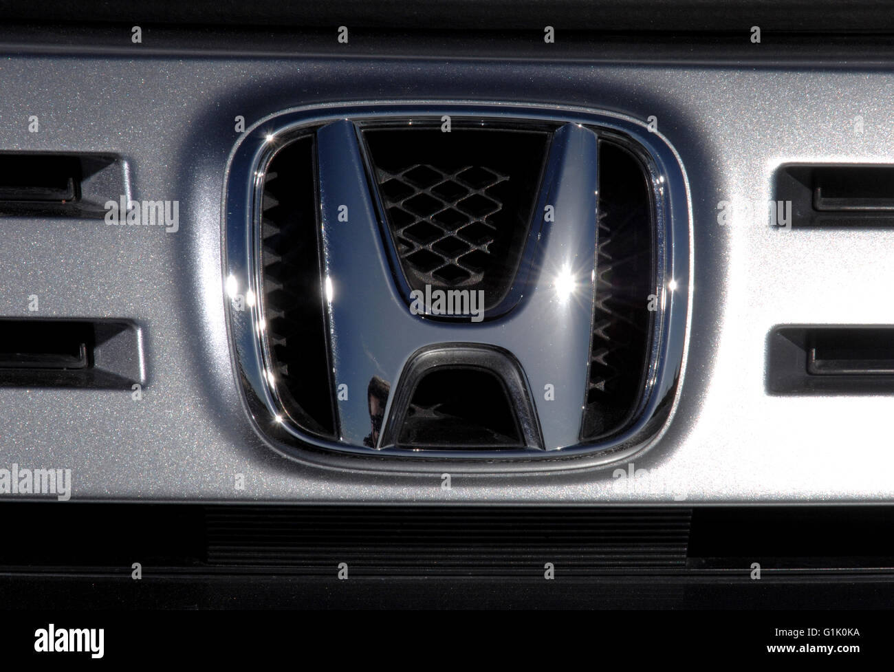 2009 Honda badge on Insight hybrid family hatchback car Stock Photo