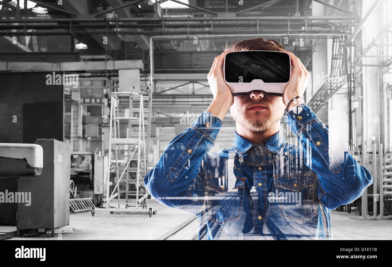 Virtual reality goggles hires stock photography and images Alamy