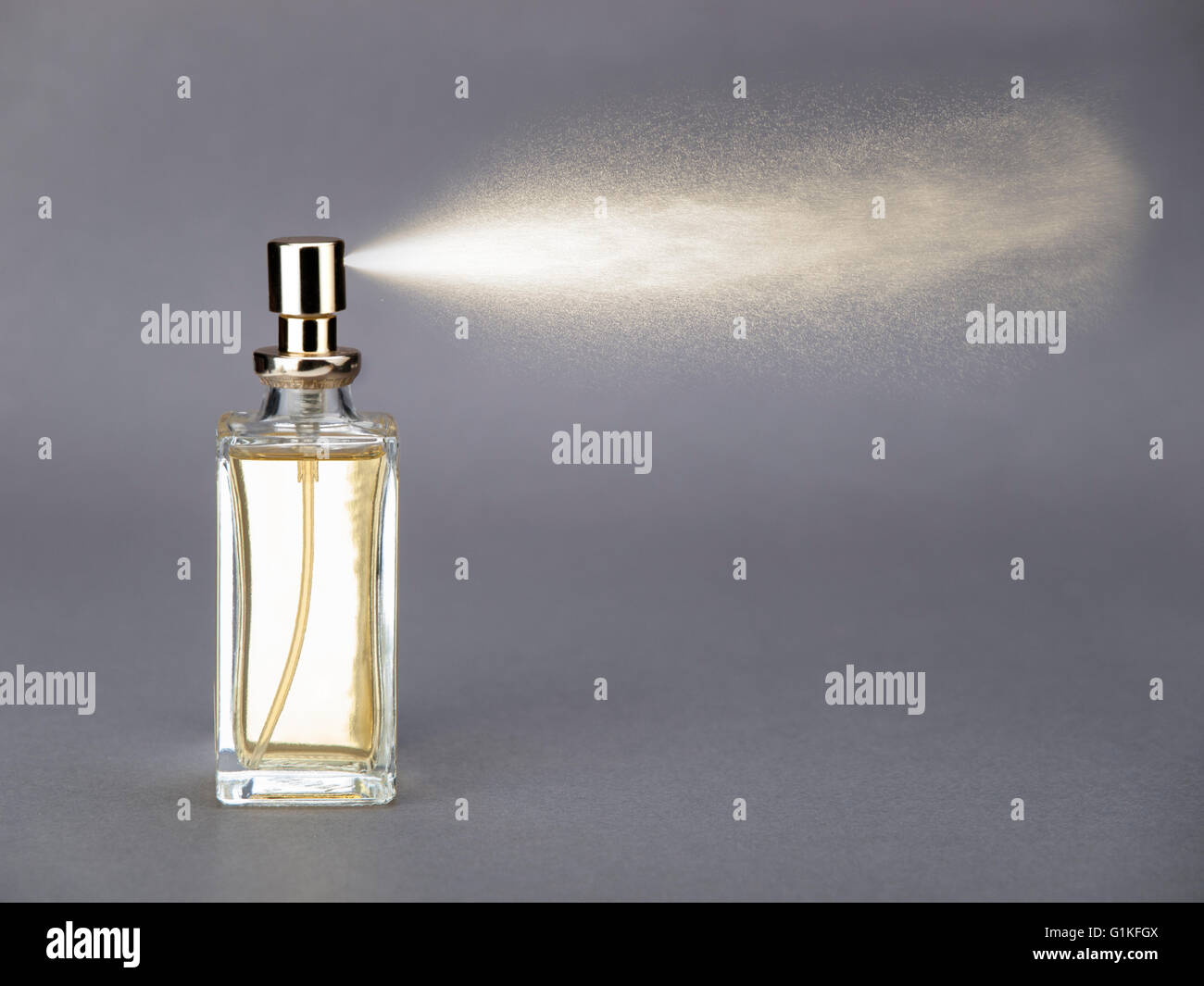 Perfume spray hires stock photography and images Alamy