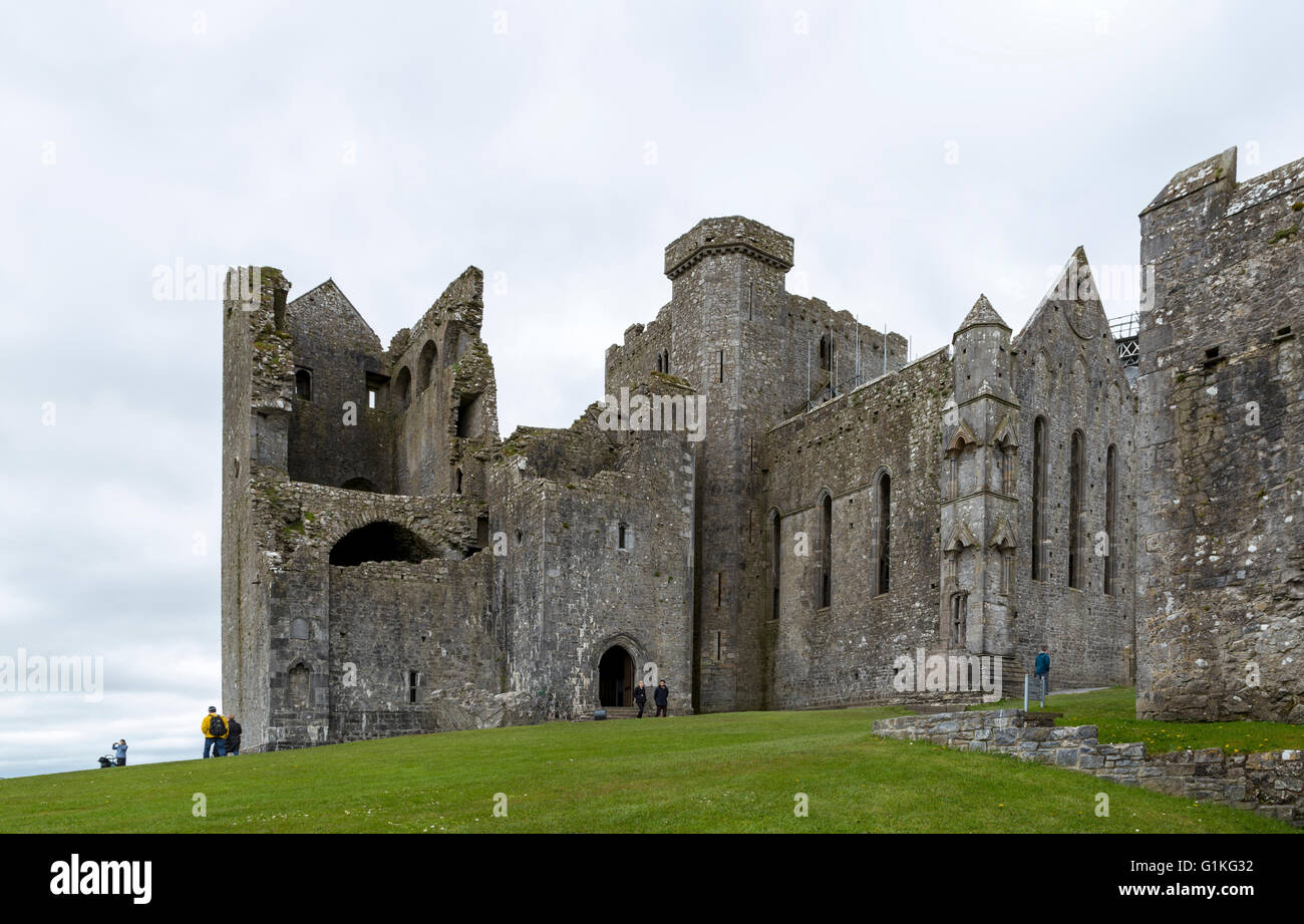 Impressive view on the Rock of Cashel, Cashel, County Tipperary,  Province of Munster, Republic of Ireland, Europe. Stock Photo