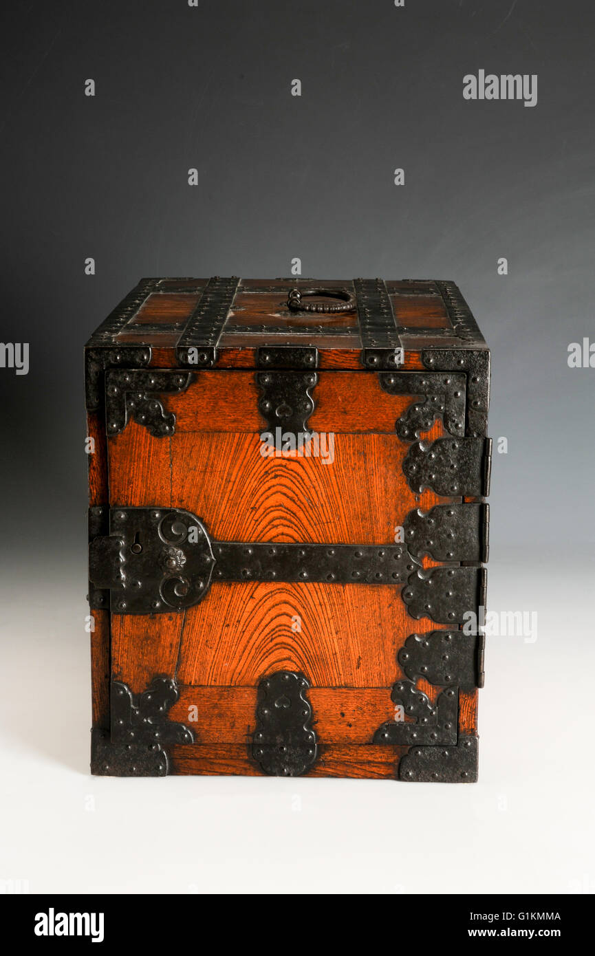 Antique japanese trunk Stock Photo Alamy