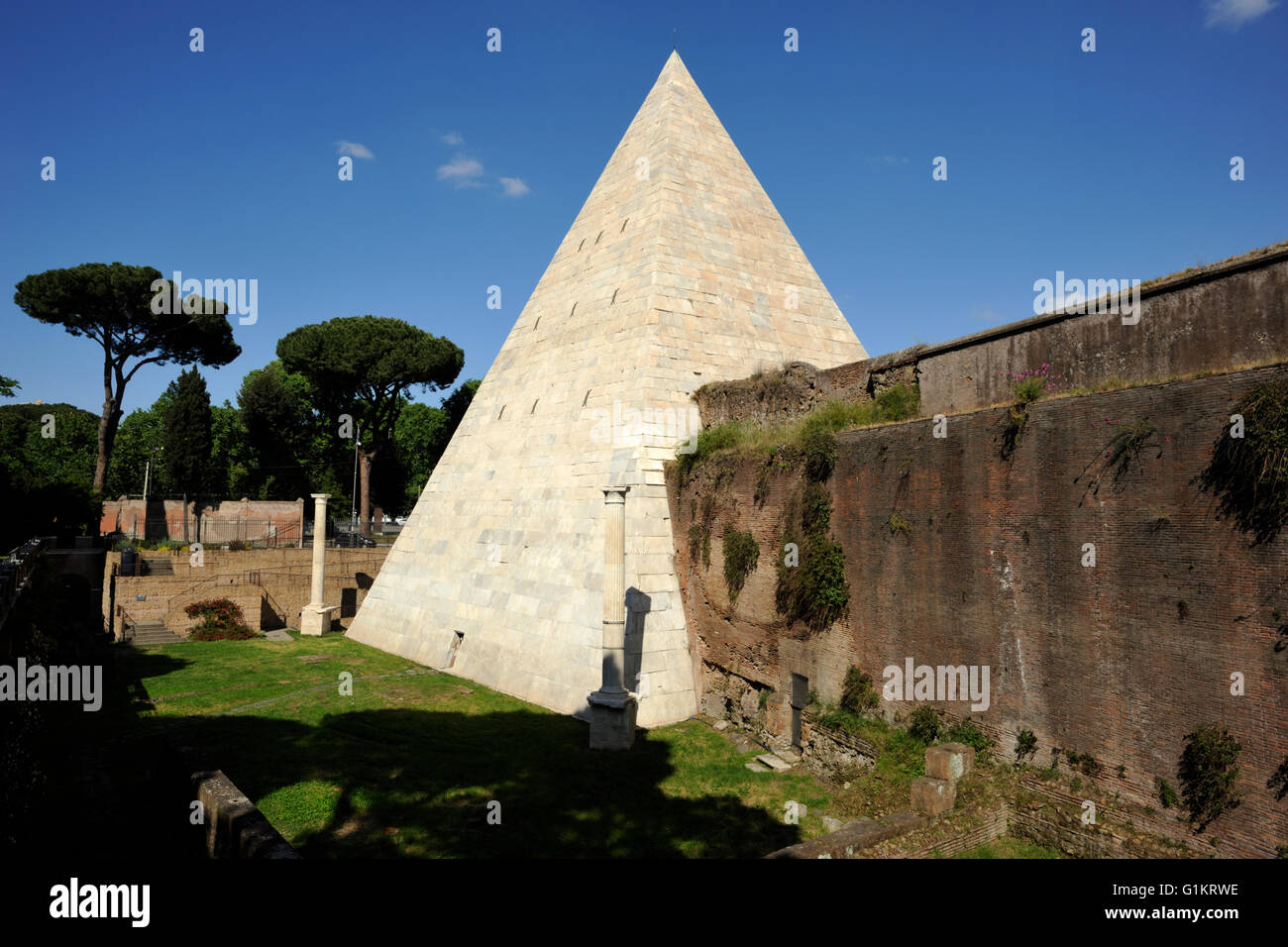 Pyramid Of Caius Cestius High Resolution Stock Photography and Images ...