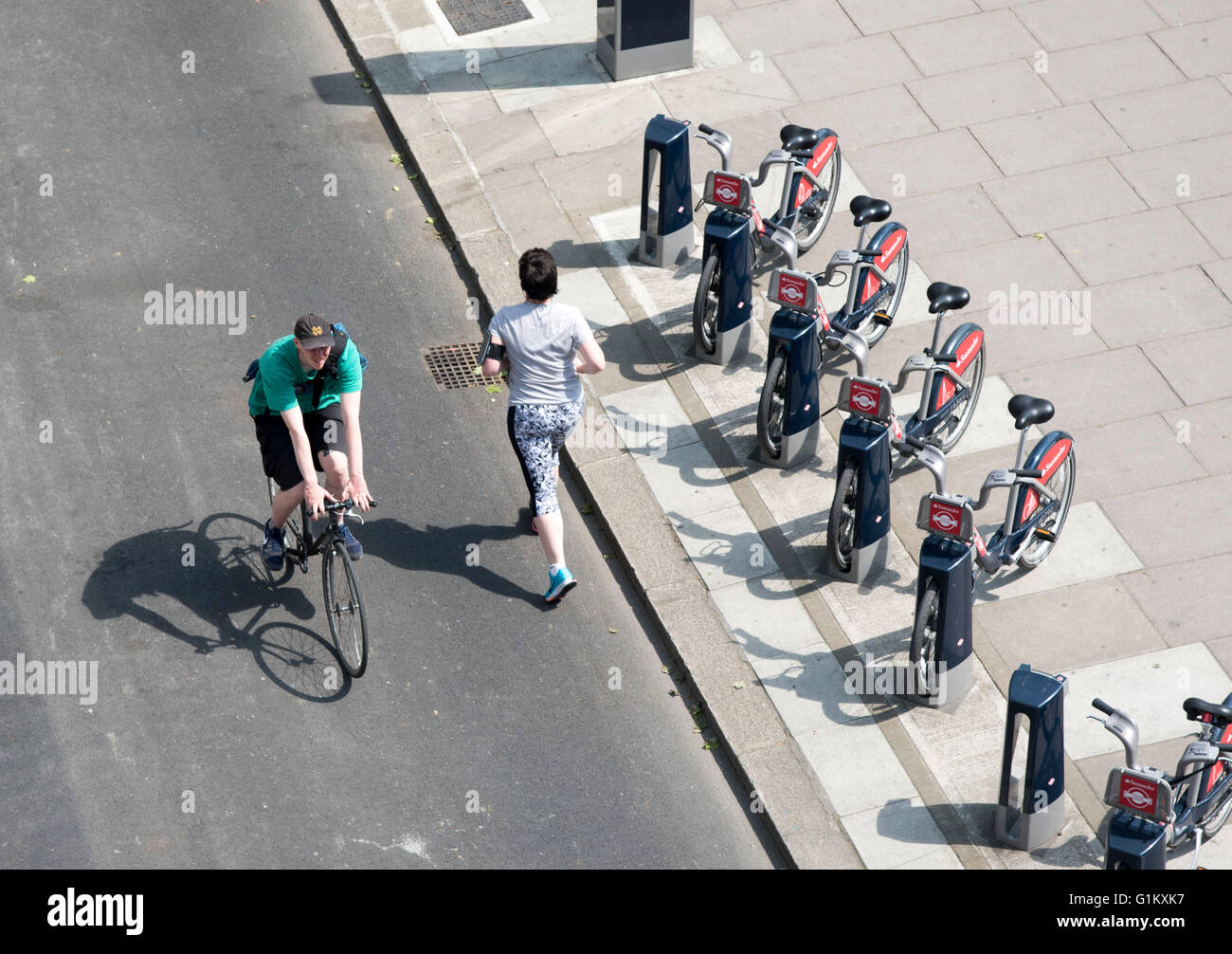 cycle superhighway Embankment joggers cyclists Stock Photo