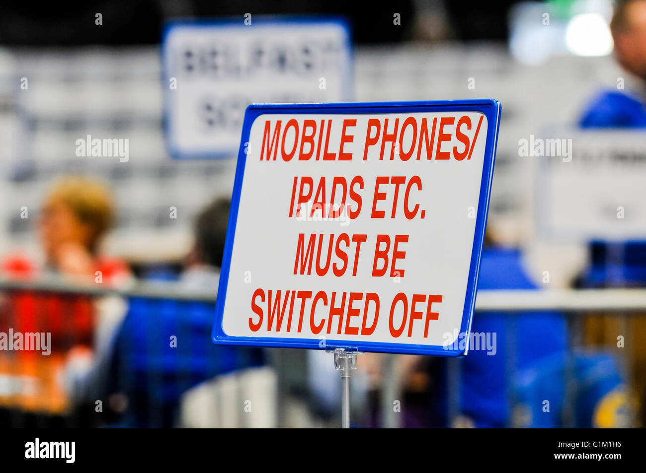 Sign in a secure area warning that mobile phones and ipads, etc. must be switched off. Stock Photo