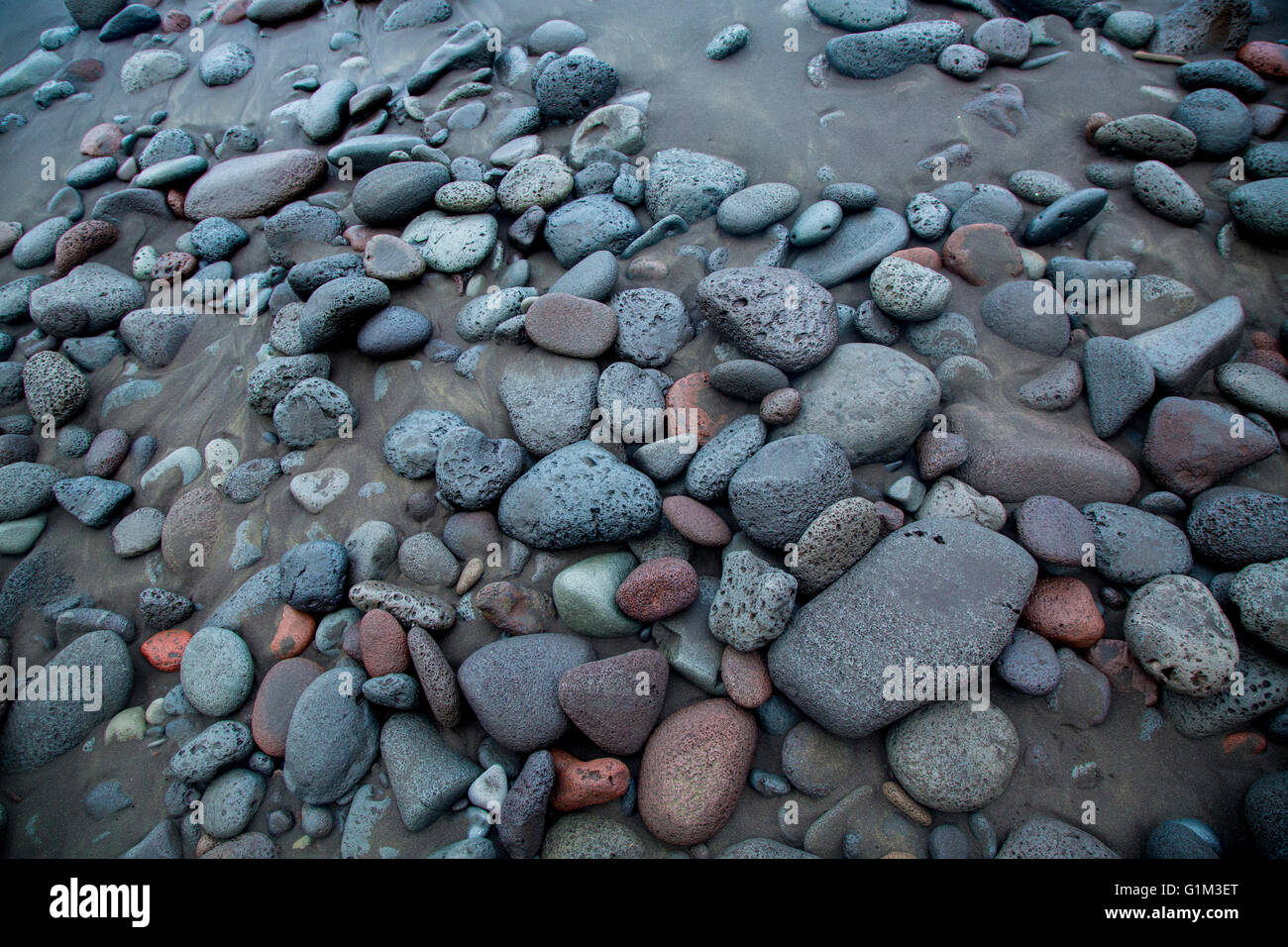 Stone beach view hawaii hi-res stock photography and images - Alamy