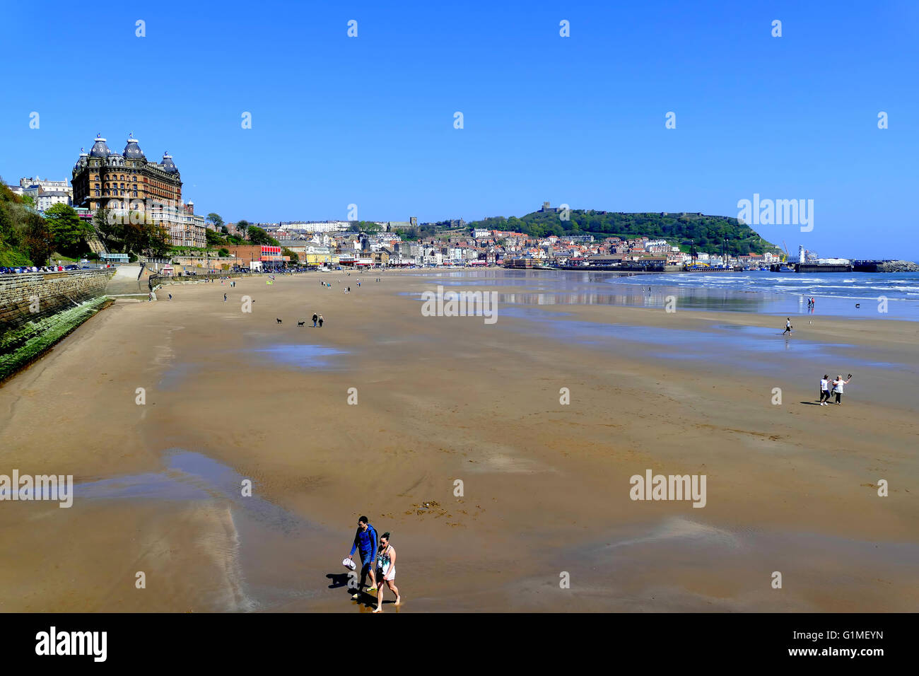 Scarborough town amusements hi-res stock photography and images - Alamy