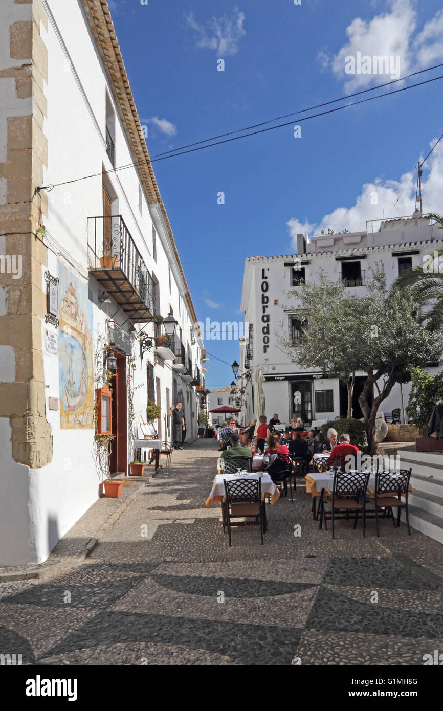 Diners eating outdoors on Calle Salamanca, Altea Stock Photo