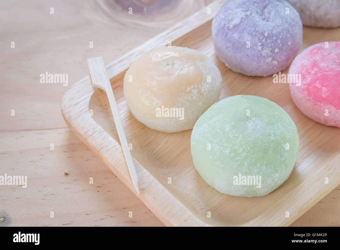 RFG1MK2P–The. colorful mochi dessert ice cream on wood plate ,Close Up phot...