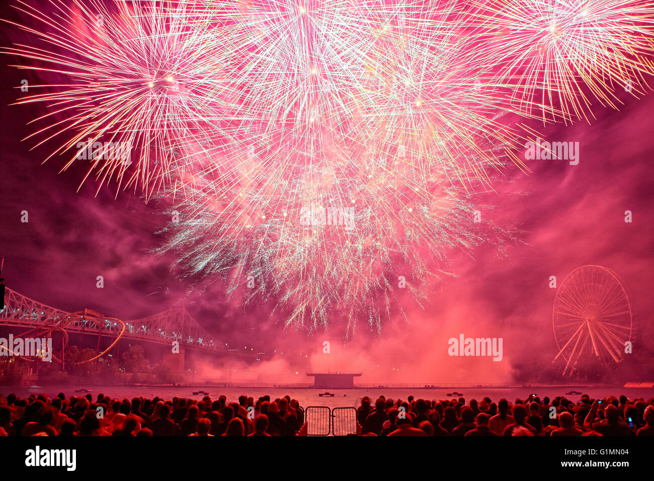 Fireworks display at the 2007 Montreal International Pyromusical