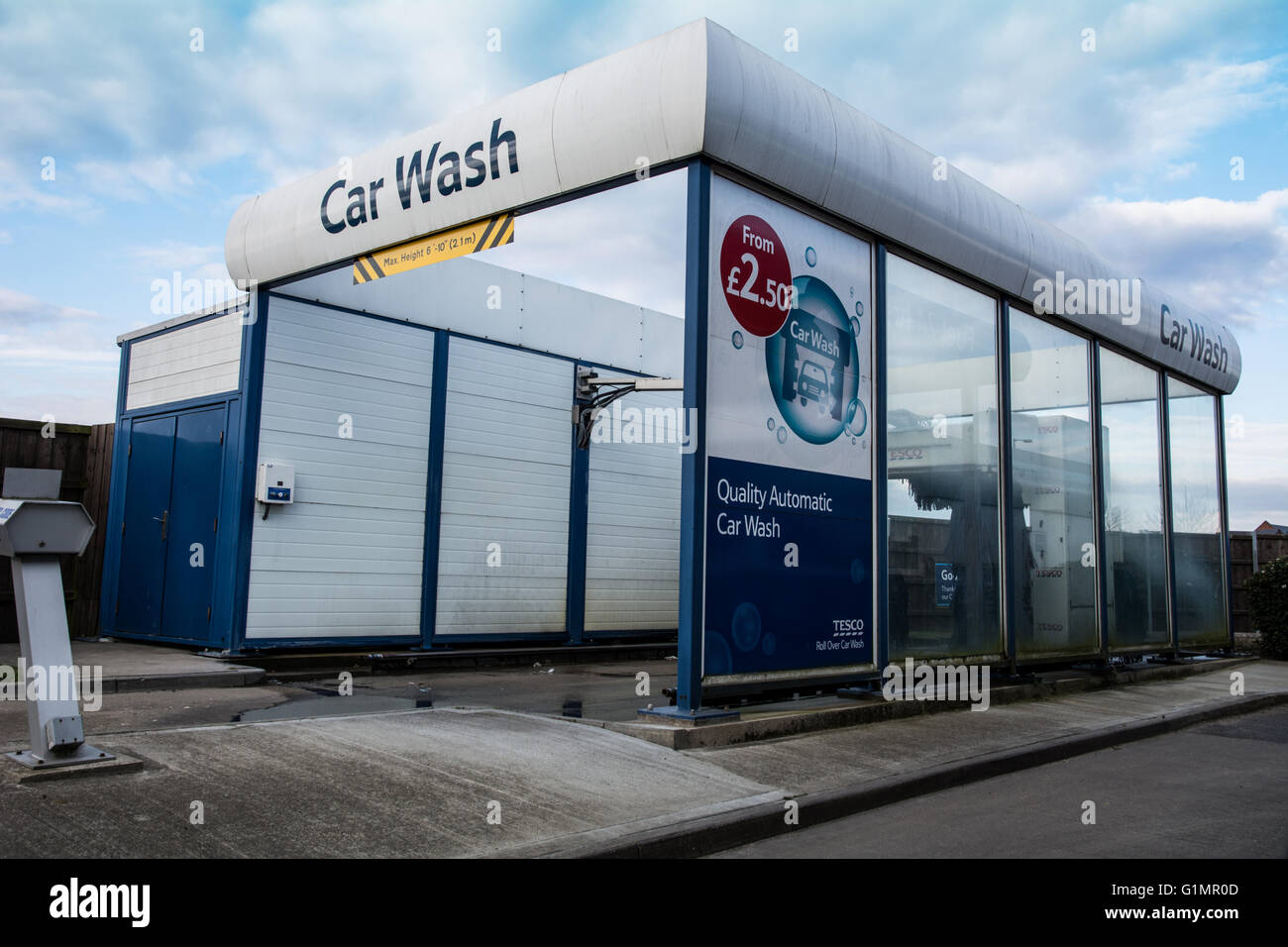 Tesco car wash hires stock photography and images Alamy
