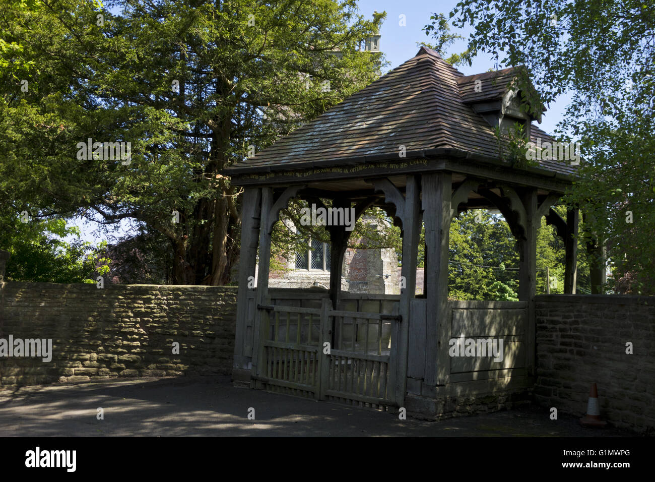 Lych gates hi-res stock photography and images - Alamy