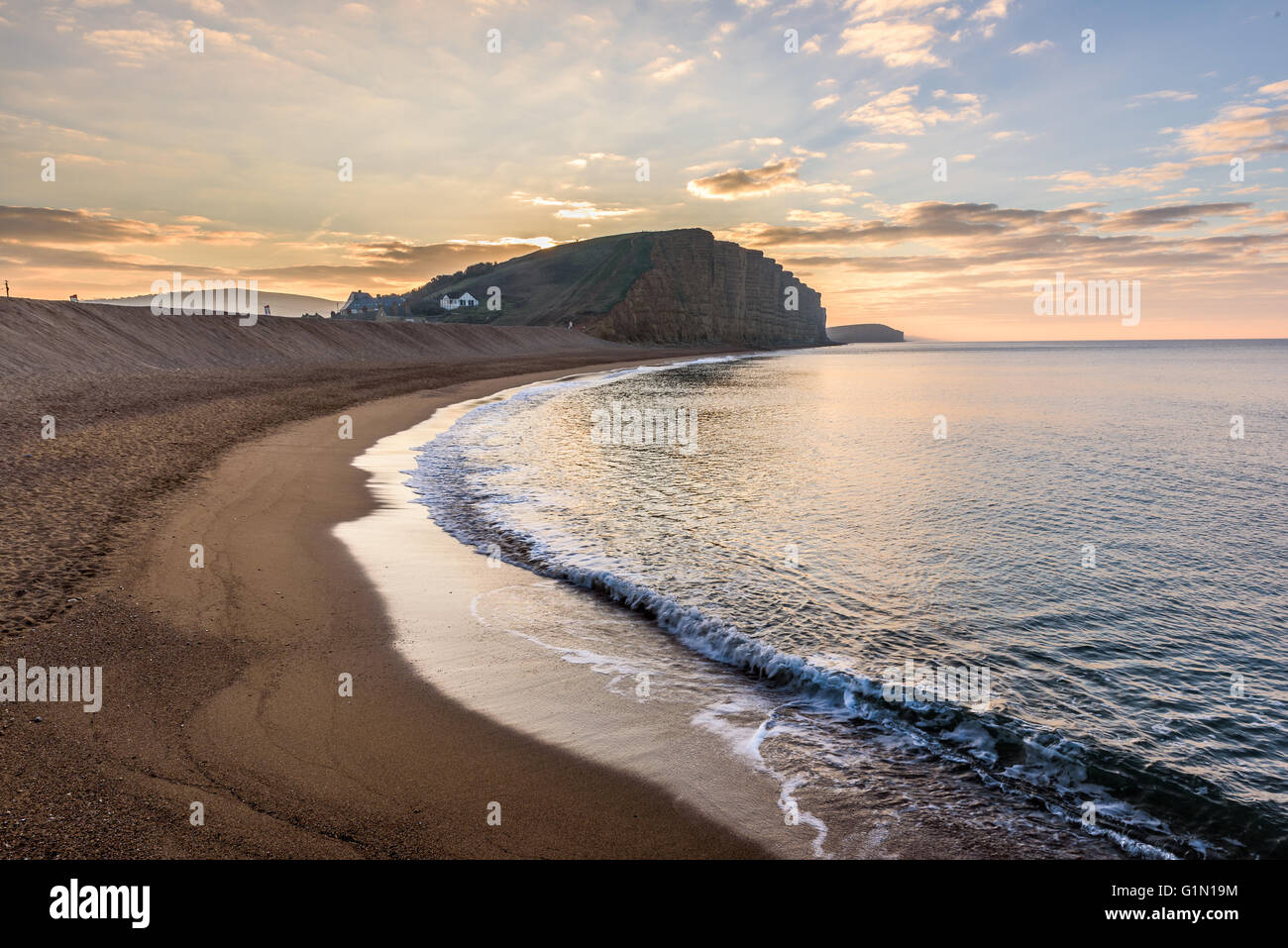 Ocean rocks sunrise hi-res stock photography and images - Alamy