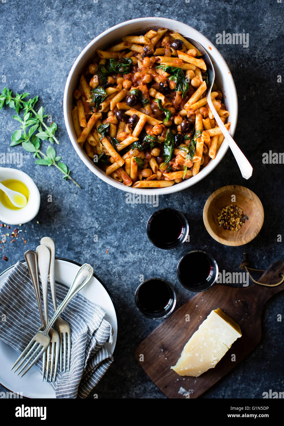 chickpea and spinach Stock Photo - Alamy