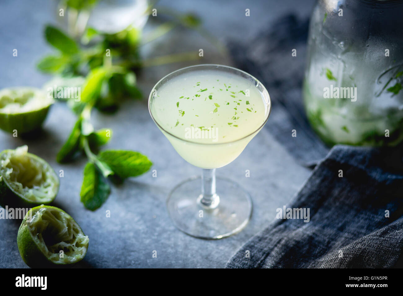 gin & mint cocktail Stock Photo Alamy