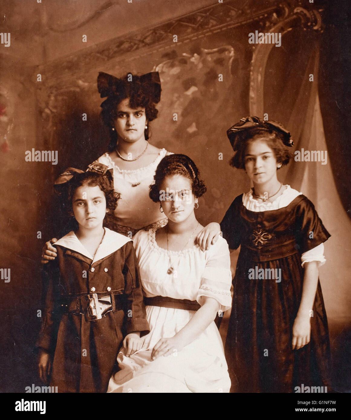 Guillermo Kahlo - Matilde, Adriana, Frida and Cristina Kahlo - Museo Frida Kahlo Stock Photo